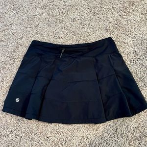 Black Pleated LuLuLemon Skirt Size 6